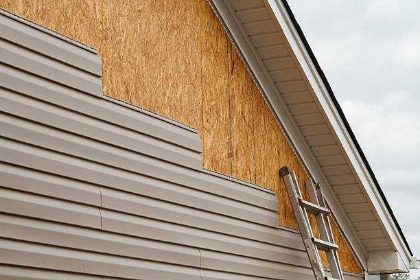 Professional Fiber Cement Siding technician working in Hamptonville, NC